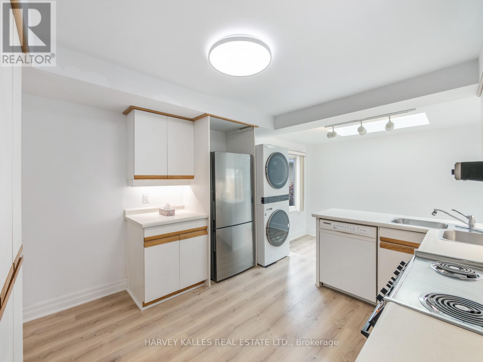 12 Gibson Avenue, Toronto, Ontario  M9V 2S6 - Photo 5 - W12582486