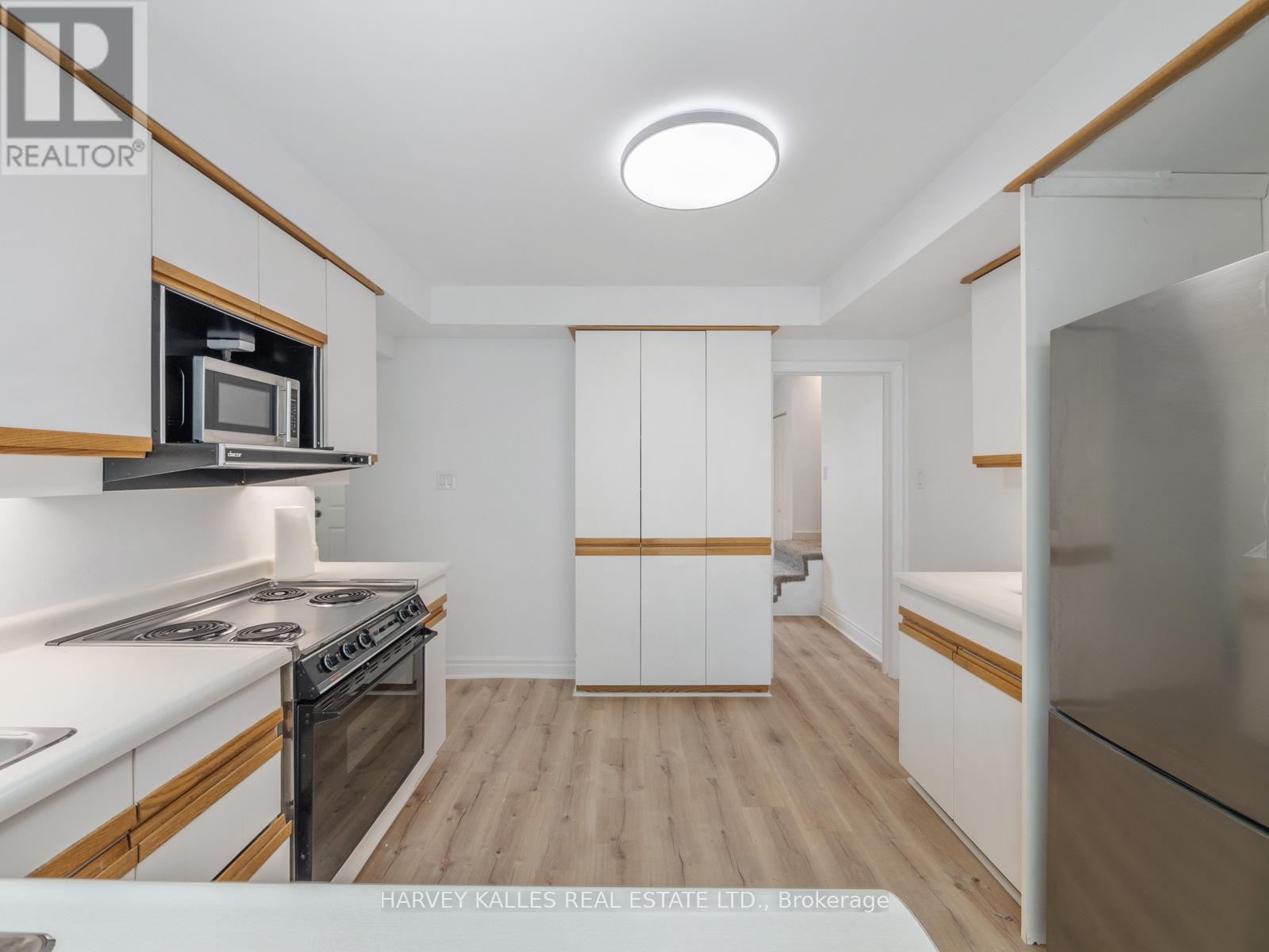 12 Gibson Avenue, Toronto, Ontario  M9V 2S6 - Photo 7 - W12582486