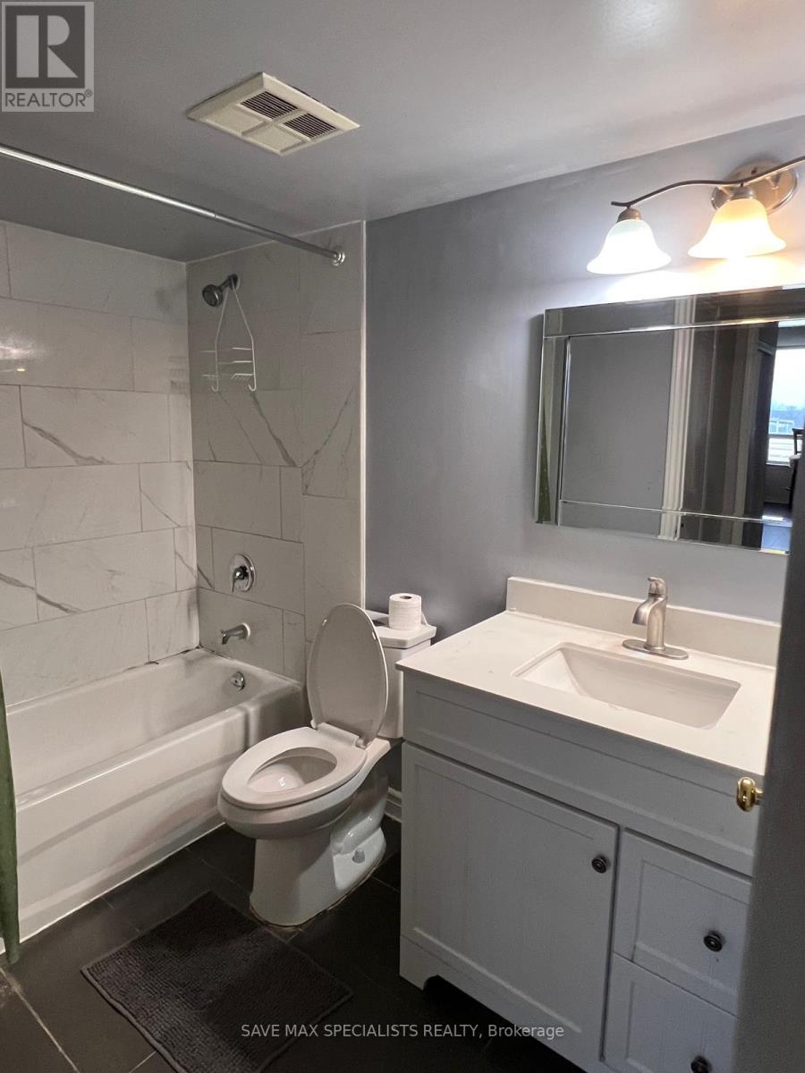 1214 - 135 Hillcrest Avenue, Mississauga, Ontario  L5B 4B1 - Photo 11 - W12582496