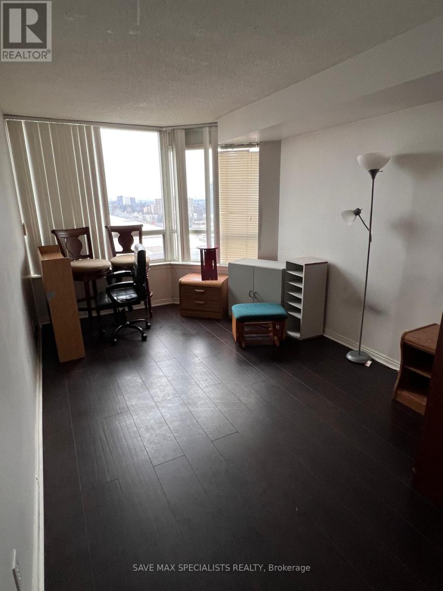 1214 - 135 Hillcrest Avenue, Mississauga, Ontario  L5B 4B1 - Photo 8 - W12582496