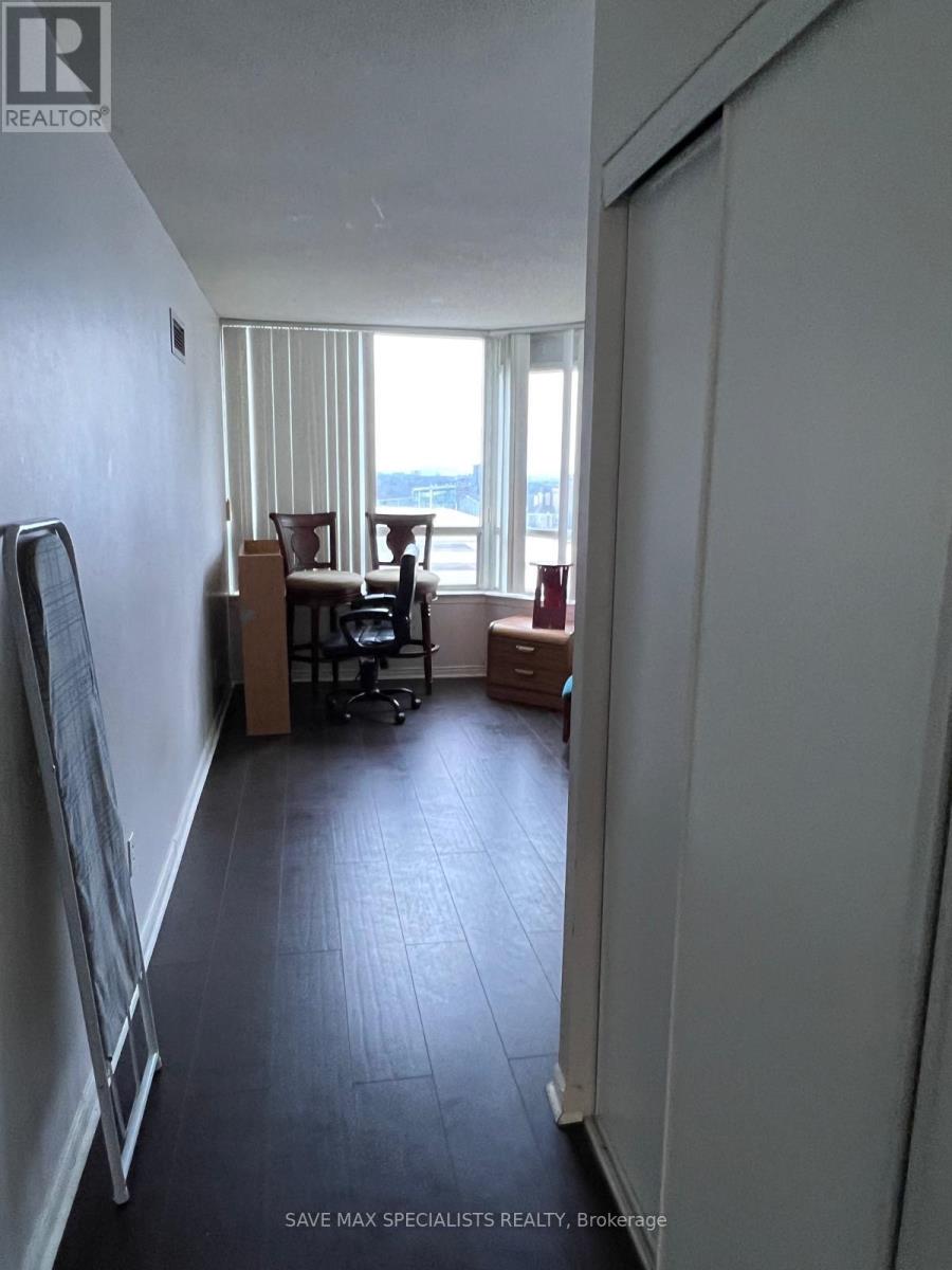 1214 - 135 Hillcrest Avenue, Mississauga, Ontario  L5B 4B1 - Photo 9 - W12582496