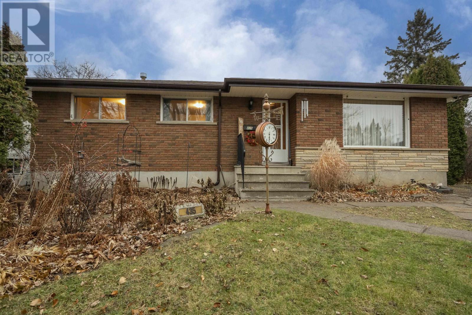 435 Amethyst Cres, Thunder Bay, Ontario  P7C 1T3 - Photo 2 - TB253567