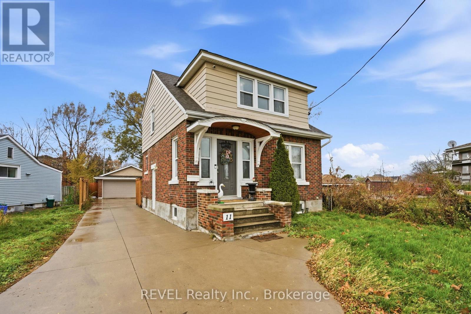 11 Facer Street, St. Catharines, Ontario  L2M 5H1 - Photo 2 - X12582628