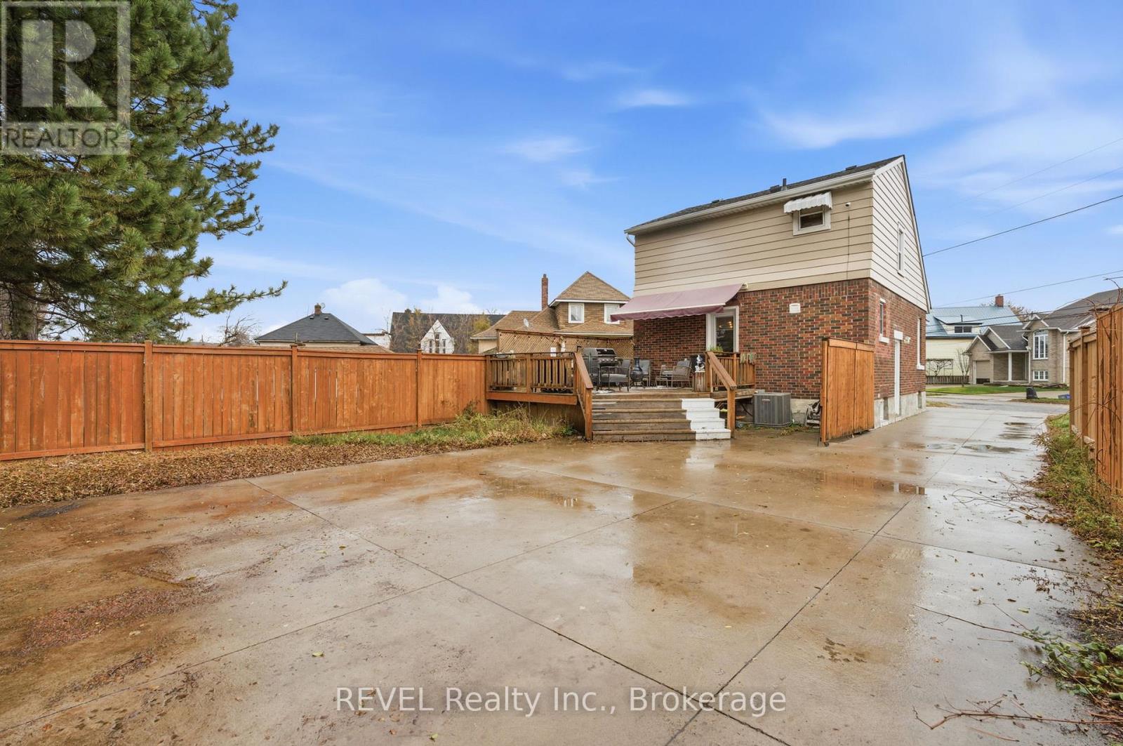 11 Facer Street, St. Catharines (Facer), Ontario  L2M 5H1 - Photo 35 - X12582628