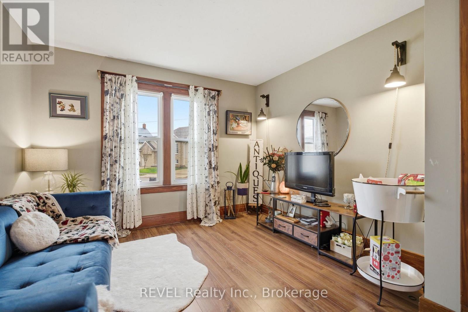 11 Facer Street, St. Catharines, Ontario  L2M 5H1 - Photo 7 - X12582628