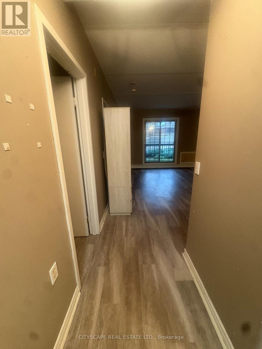 106 - 24 Harris Avenue, Brantford, Ontario  N3R 2E9 - Photo 3 - X12582468