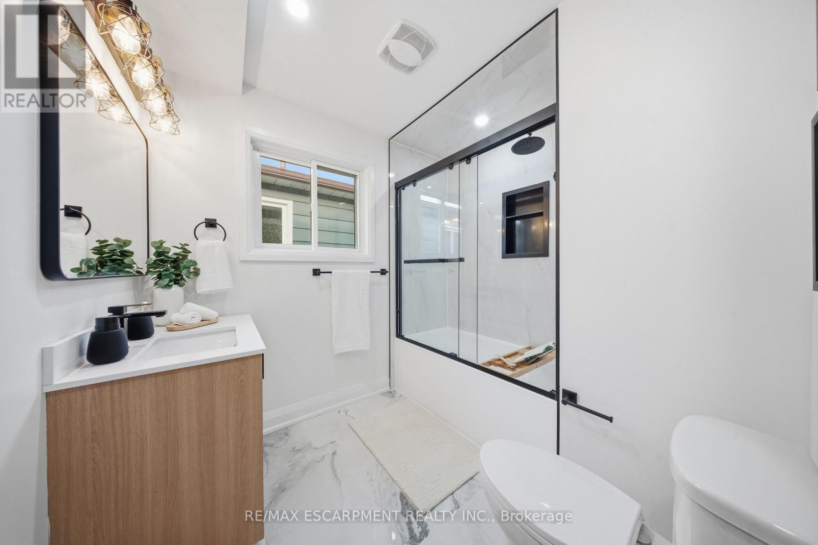 11 Garside Avenue S, Hamilton, Ontario  L8G 4A8 - Photo 12 - X12582470