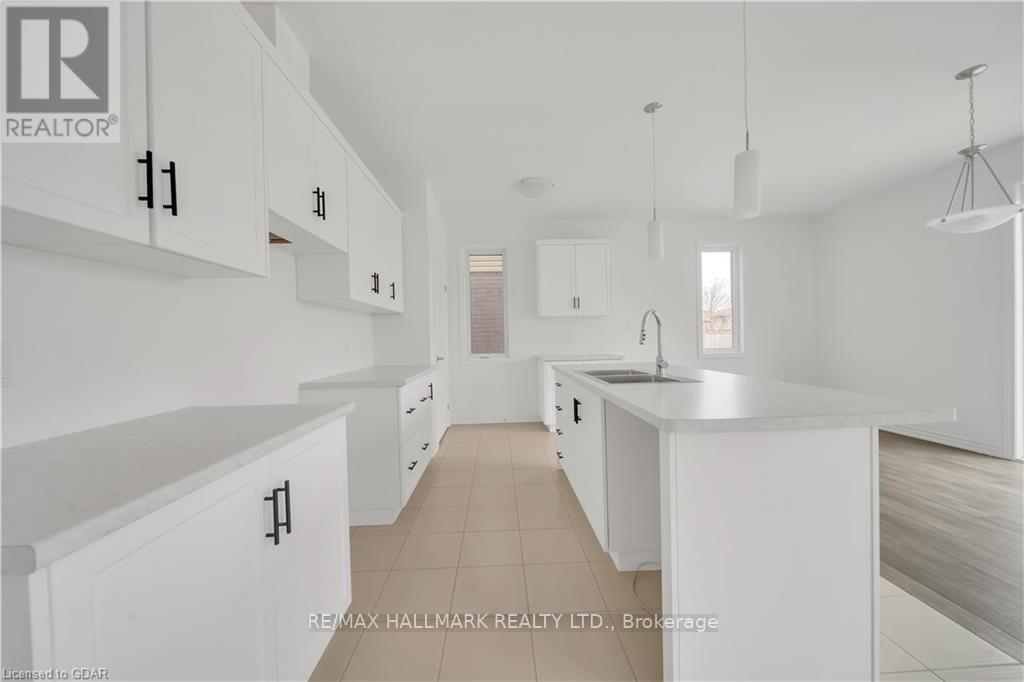 7871 Seabiscuit Drive, Niagara Falls (Ascot), Ontario  L2H 3T9 - Photo 16 - X12582504