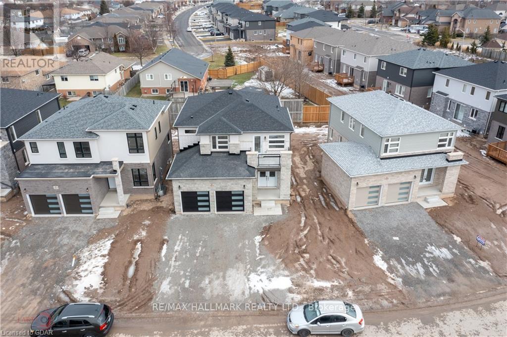 7871 Seabiscuit Drive, Niagara Falls (Ascot), Ontario  L2H 3T9 - Photo 3 - X12582504