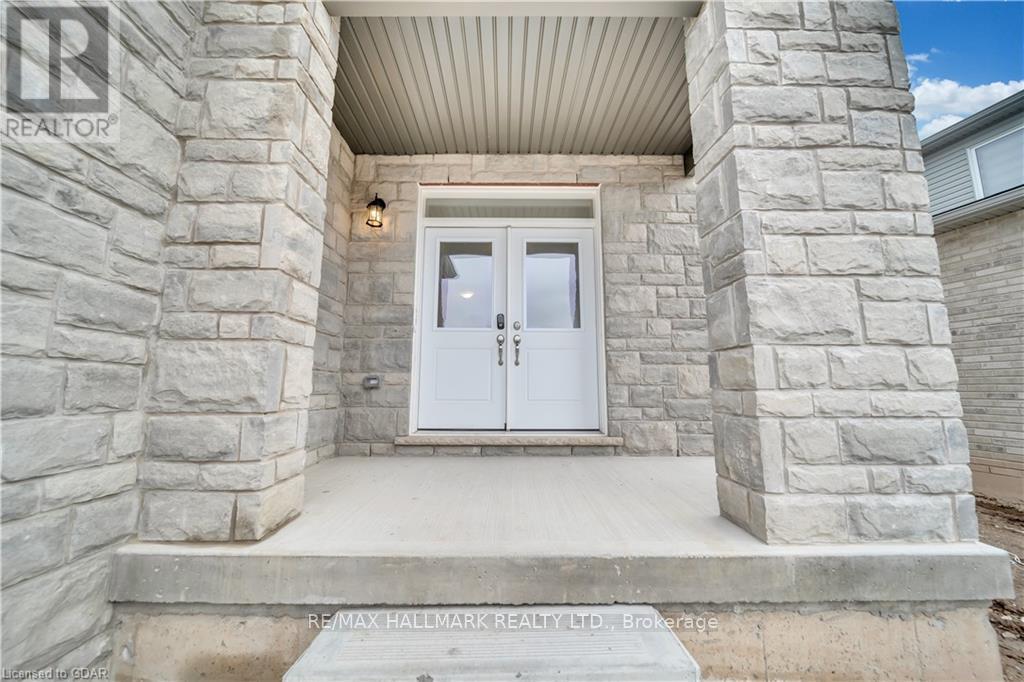 7871 Seabiscuit Drive, Niagara Falls (Ascot), Ontario  L2H 3T9 - Photo 4 - X12582504