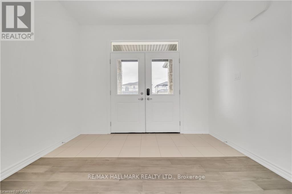 7871 Seabiscuit Drive, Niagara Falls (Ascot), Ontario  L2H 3T9 - Photo 5 - X12582504