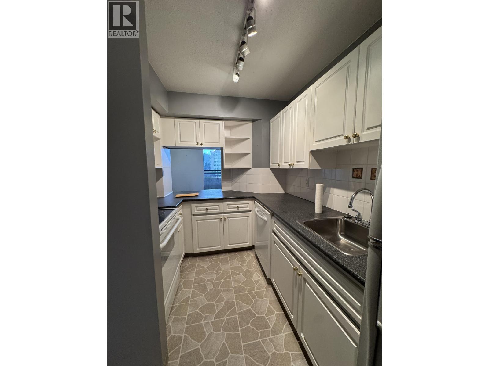 1401 3755 Bartlett Court, Burnaby, British Columbia  V3J 7G7 - Photo 11 - R3070573