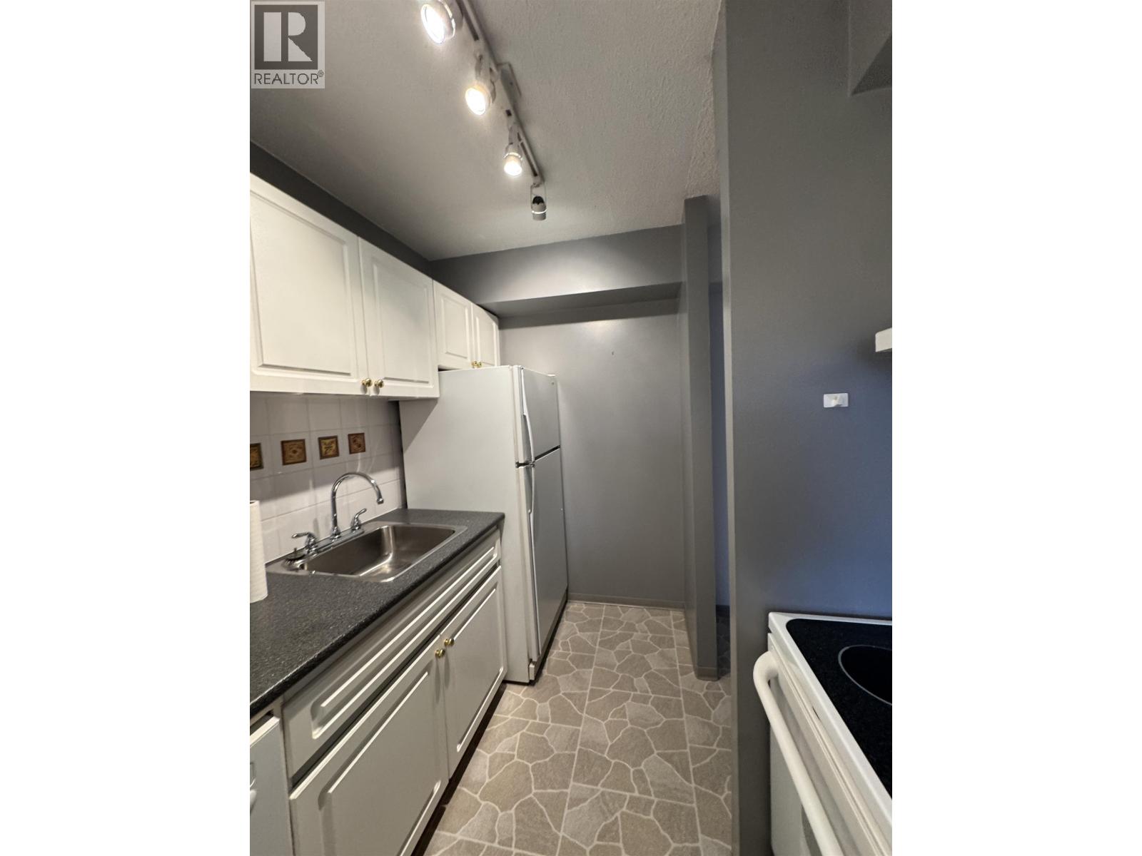 1401 3755 Bartlett Court, Burnaby, British Columbia  V3J 7G7 - Photo 12 - R3070573