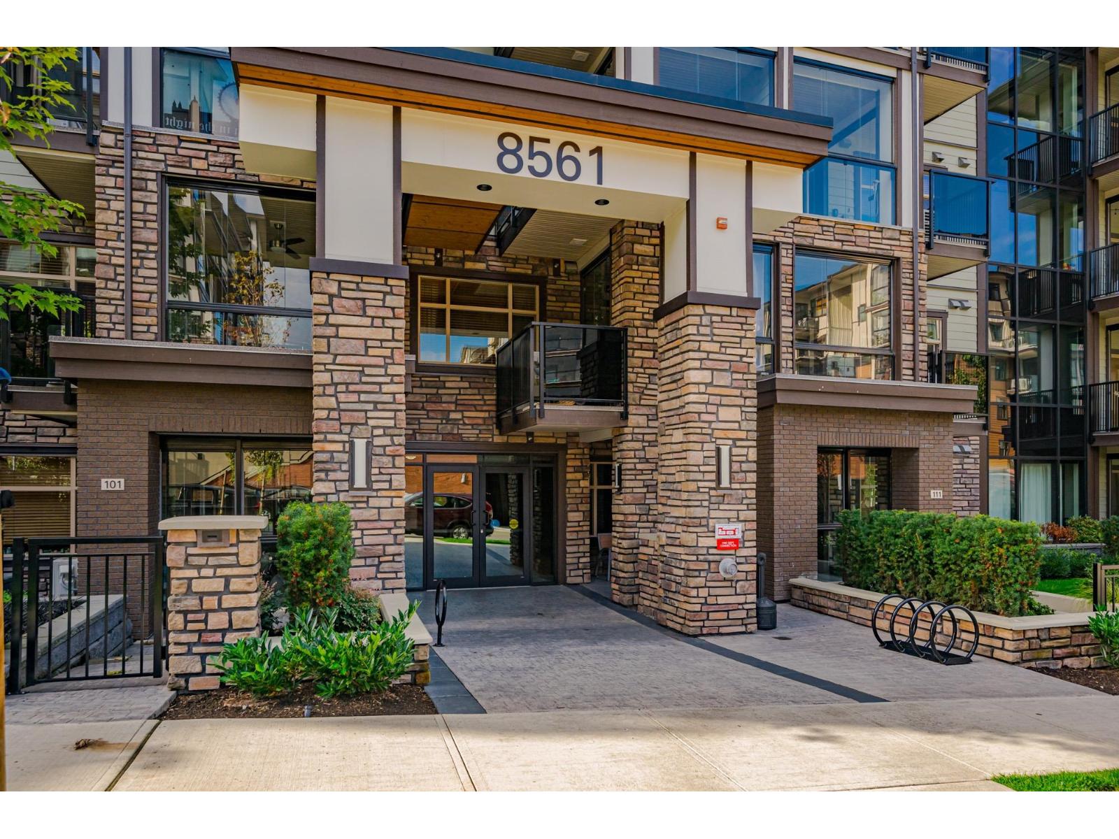 404 8561 203a St Street, Langley, British Columbia  V2Y 3L7 - Photo 3 - R3069318