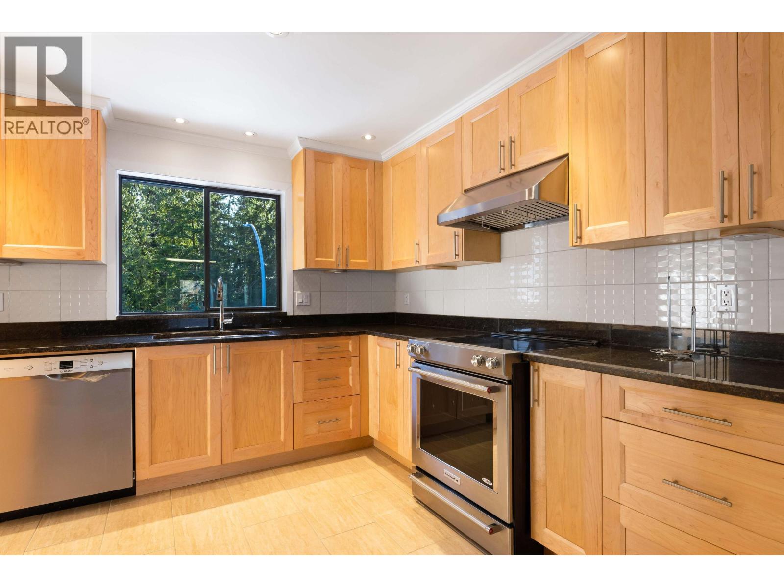 1273 Lynwood Avenue, Port Coquitlam, British Columbia  V3B 6H1 - Photo 11 - R3070591