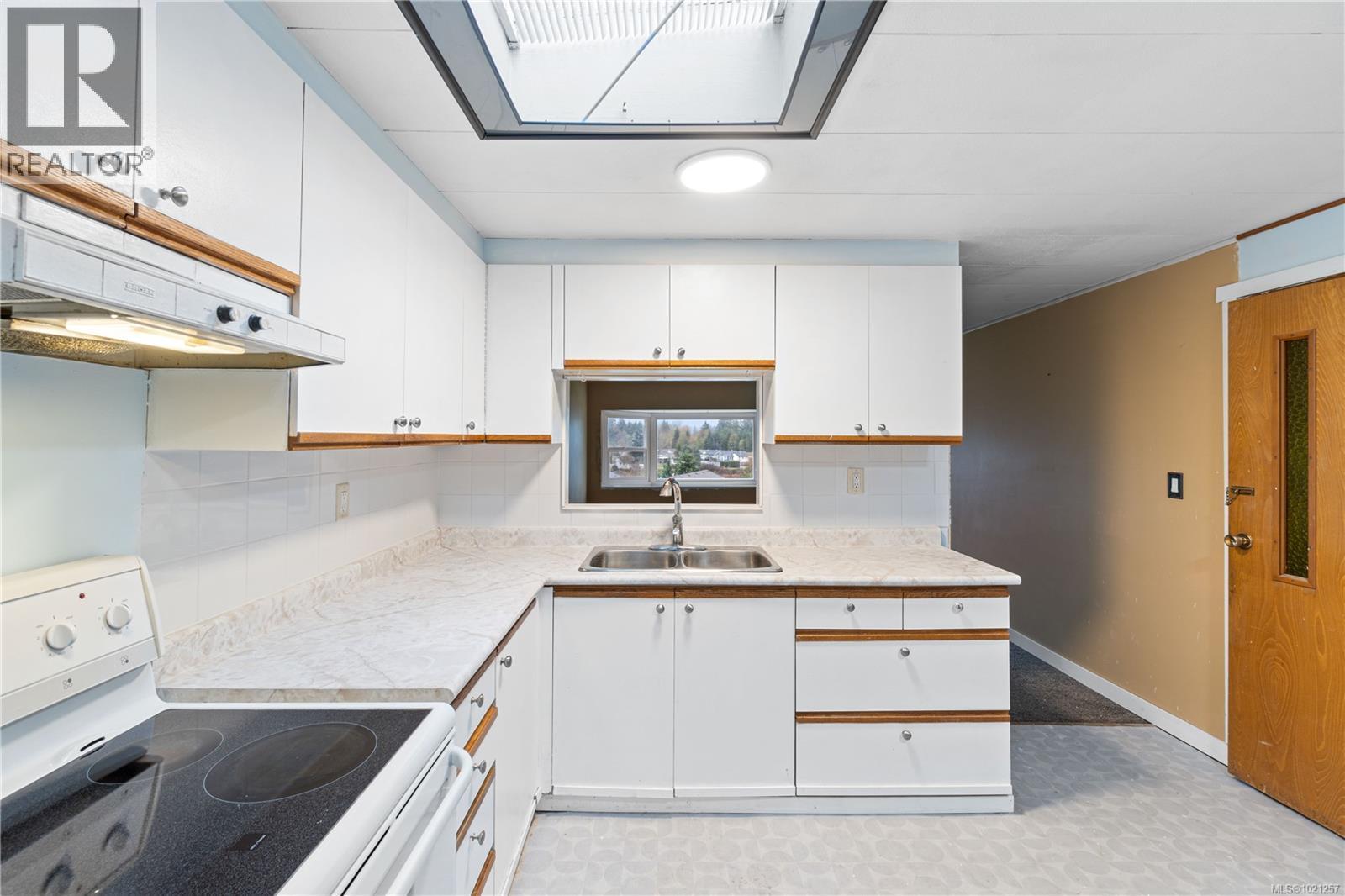 41 6245 Metral Dr, Nanaimo, British Columbia  V9T 6P8 - Photo 2 - 1021257