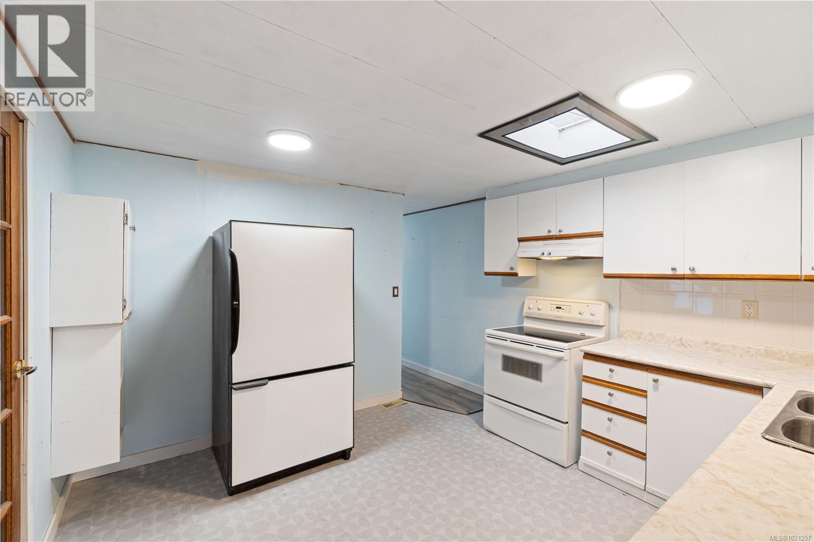 41 6245 Metral Dr, Nanaimo, British Columbia  V9T 6P8 - Photo 3 - 1021257