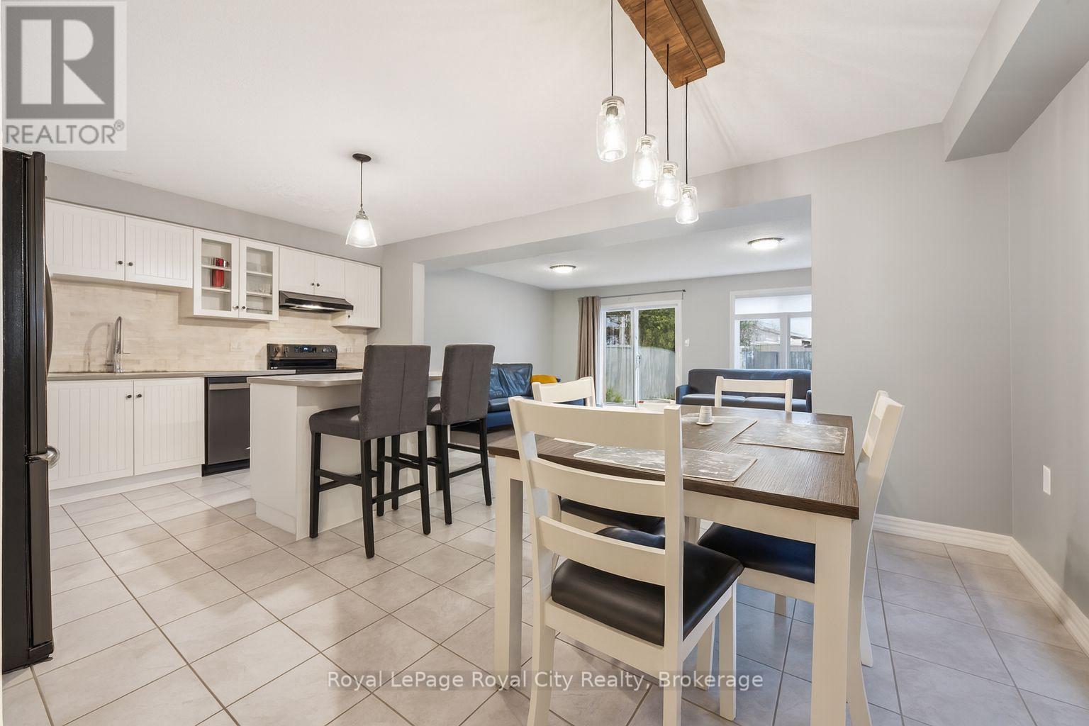 82 Couling Crescent, Guelph, Ontario  N1E 0J8 - Photo 4 - X12579950