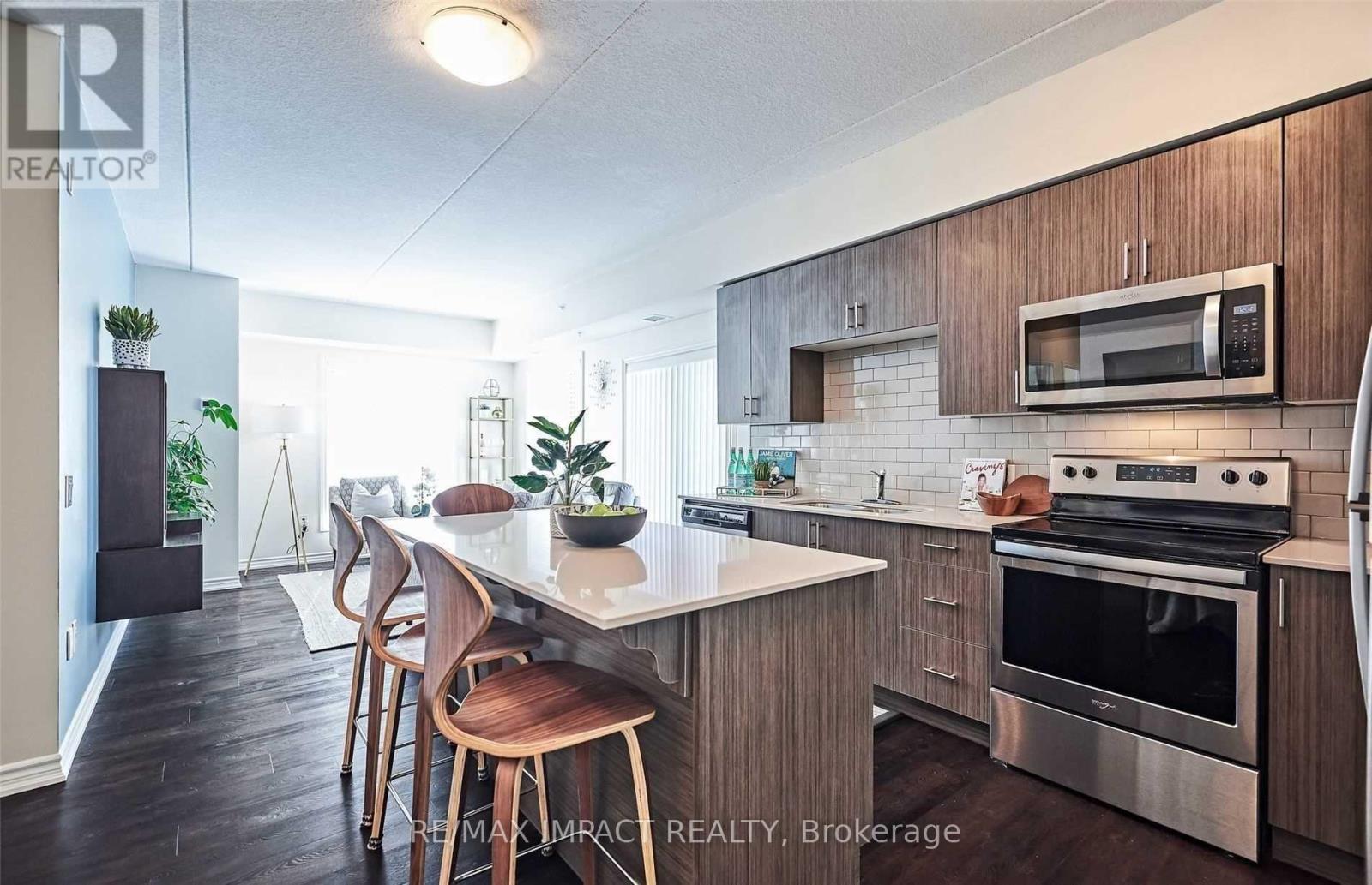 209 - 290 Liberty Street N, Clarington, Ontario  L1C 3K6 - Photo 2 - E12581274