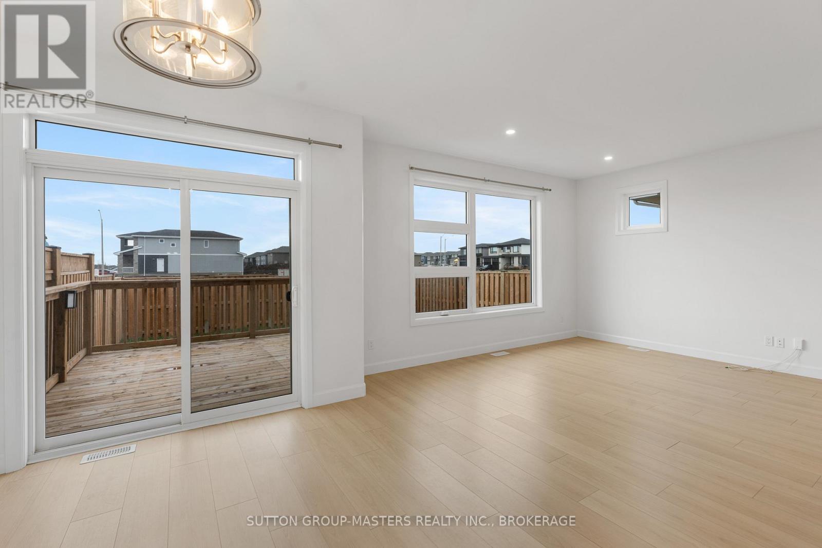 229 Superior Drive, Loyalist, Ontario K7N 0E9 - Photo 15 - X12473775