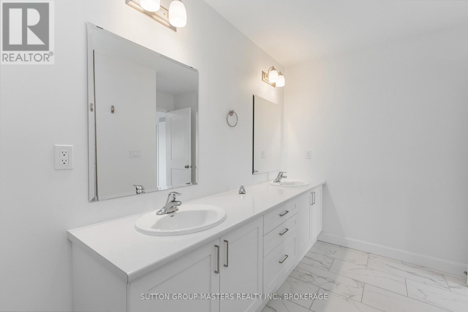 229 Superior Drive, Loyalist, Ontario K7N 0E9 - Photo 29 - X12473775