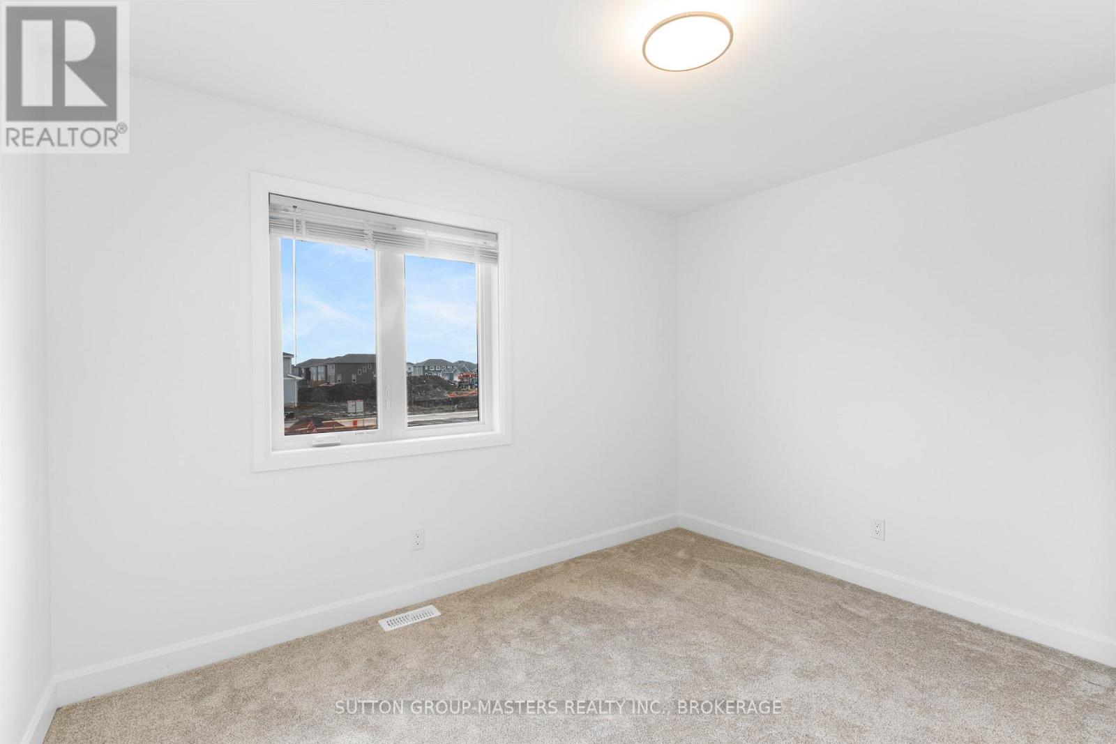 229 Superior Drive, Loyalist, Ontario K7N 0E9 - Photo 37 - X12473775