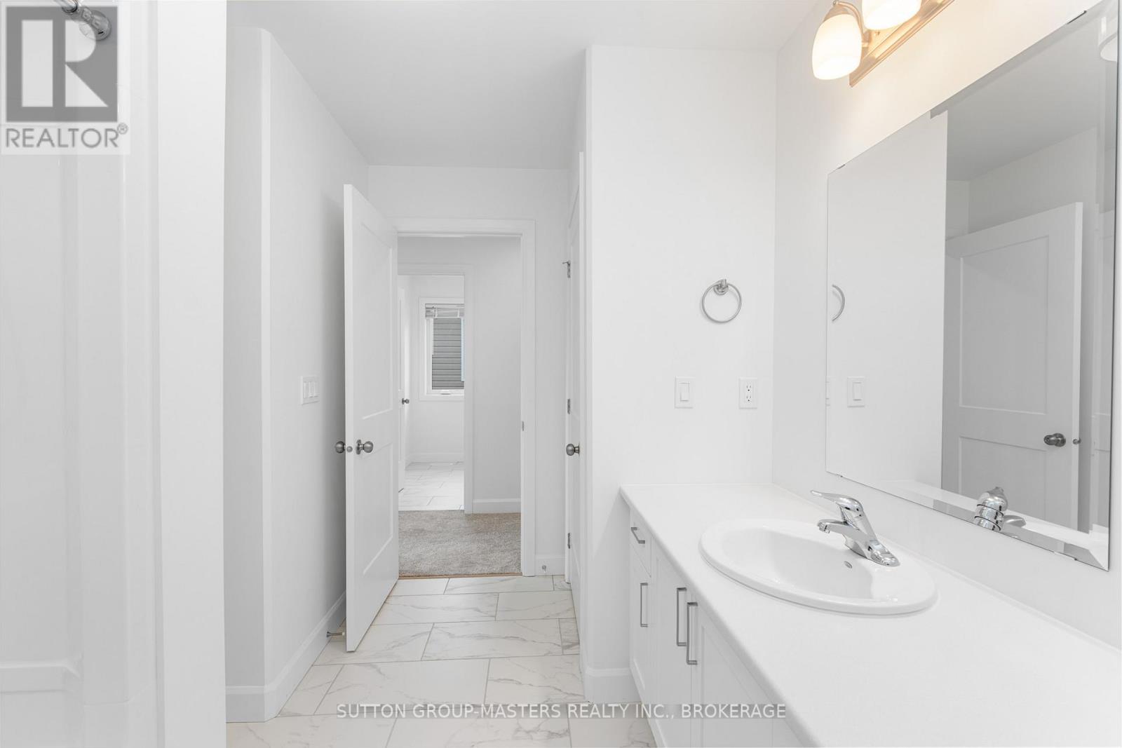 229 Superior Drive, Loyalist, Ontario K7N 0E9 - Photo 38 - X12473775