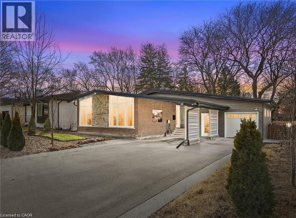 1420 Moss Glen Road, Burlington, Ontario  L7P 2B9 - Photo 2 - 40790902