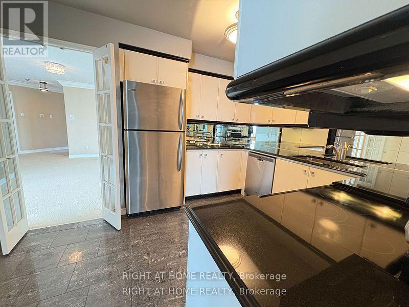 2214 - 2285 Lake Shore Boulevard W, Toronto, Ontario  M8V 3X9 - Photo 11 - W12469029