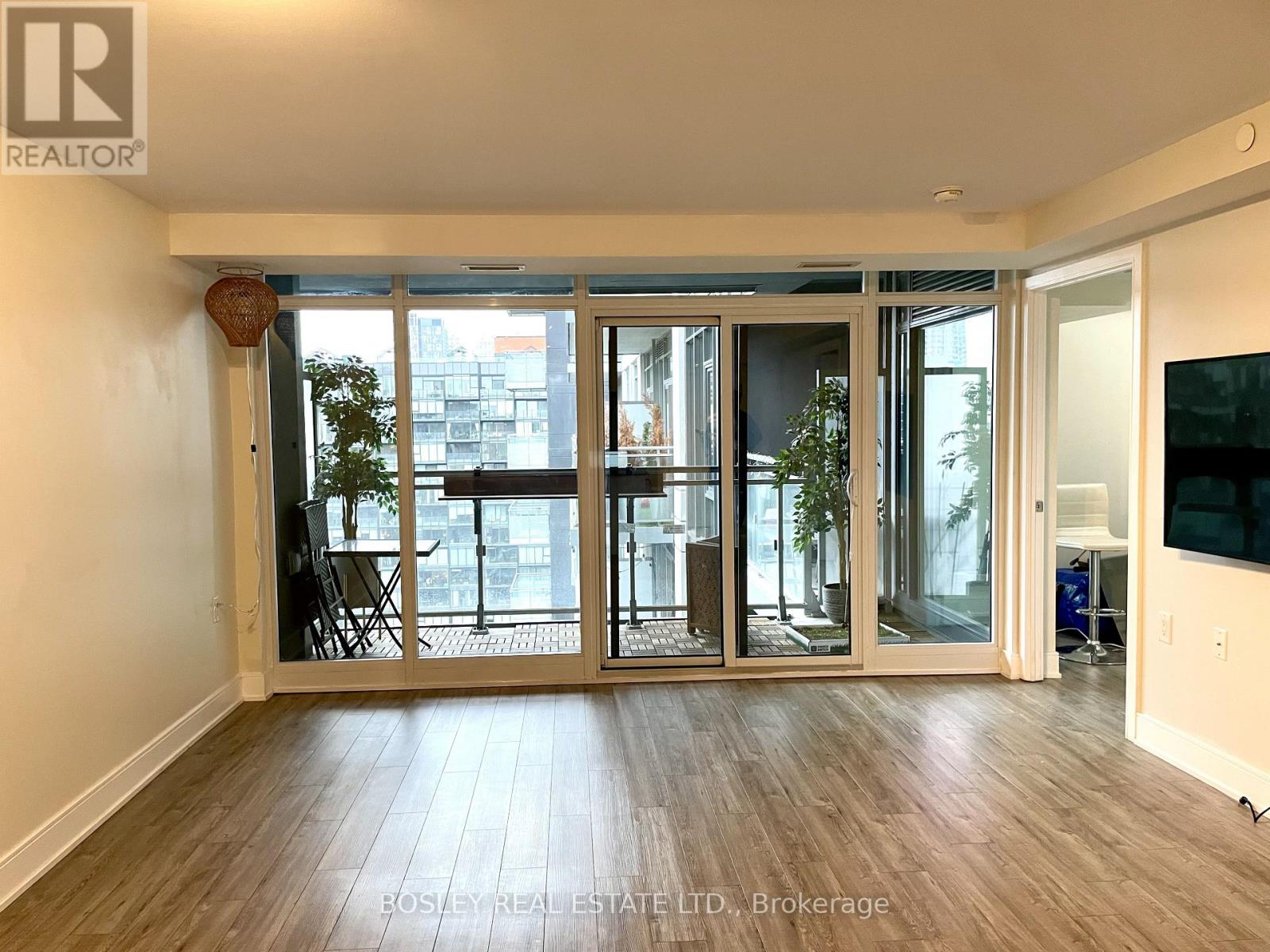 1719 - 525 Adelaide Street W, Toronto, Ontario  M5V 0N7 - Photo 10 - C12582548