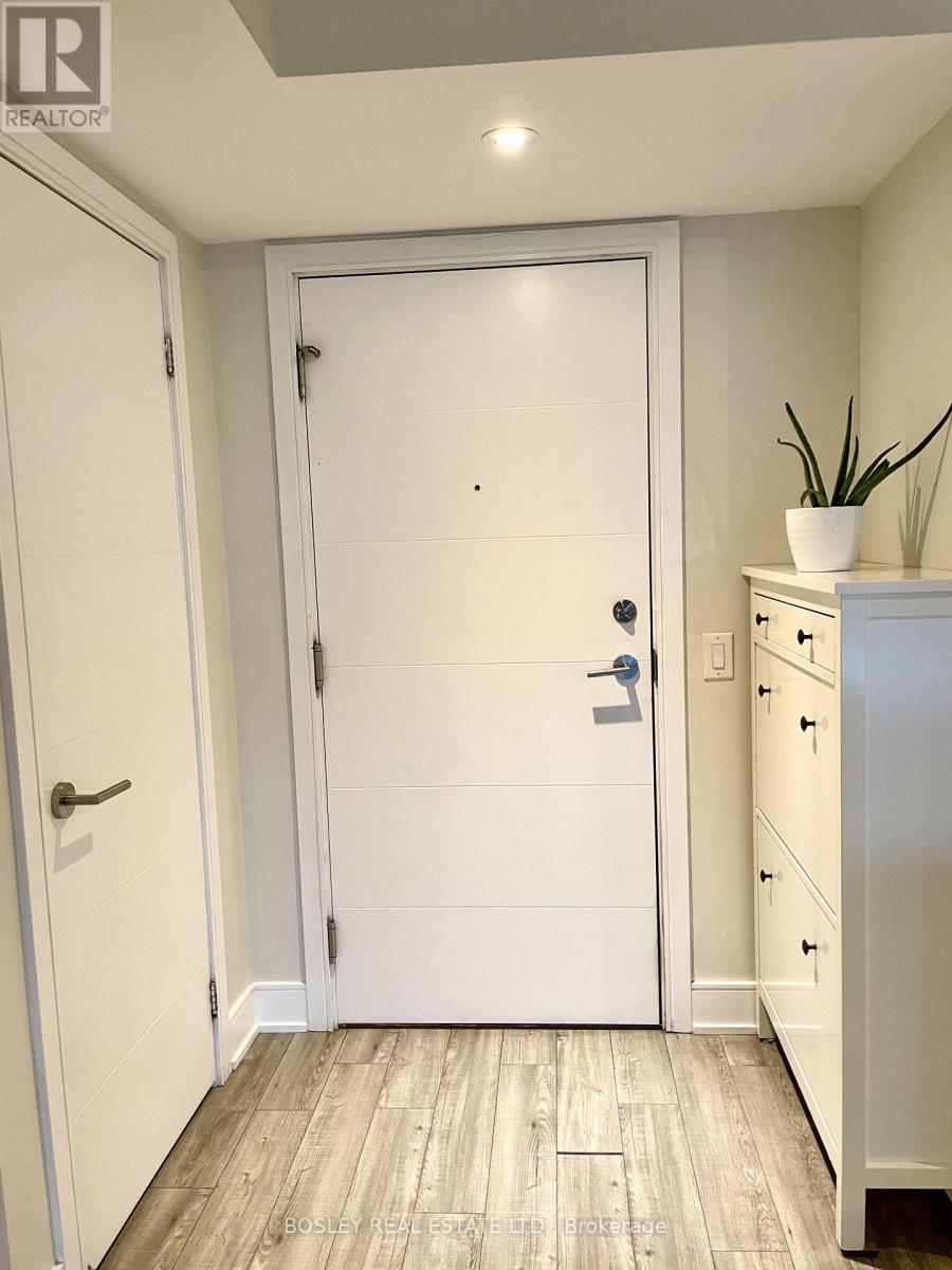 1719 - 525 Adelaide Street W, Toronto, Ontario  M5V 0N7 - Photo 3 - C12582548