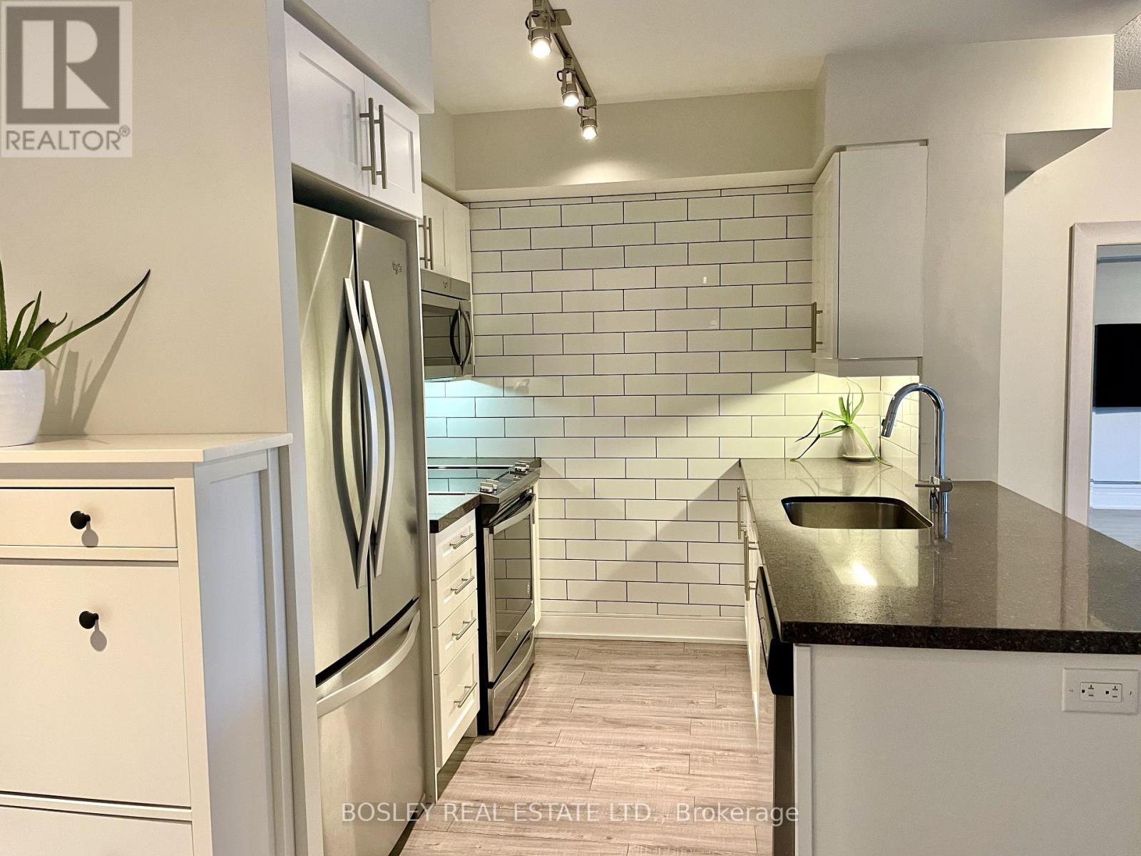 1719 - 525 Adelaide Street W, Toronto, Ontario  M5V 0N7 - Photo 8 - C12582548