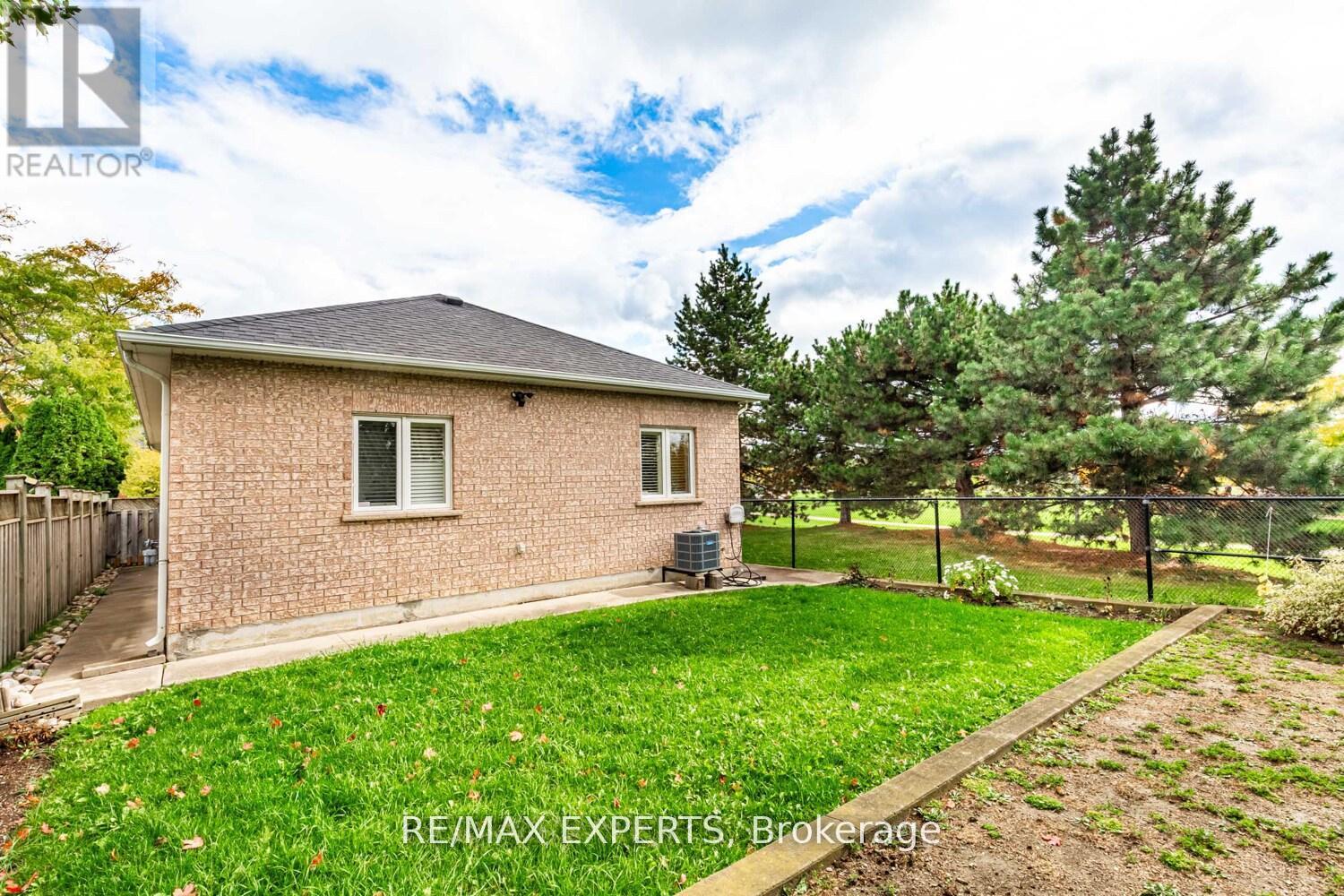 141 Michelle Drive, Vaughan, Ontario  L4L 9E1 - Photo 31 - N12582592