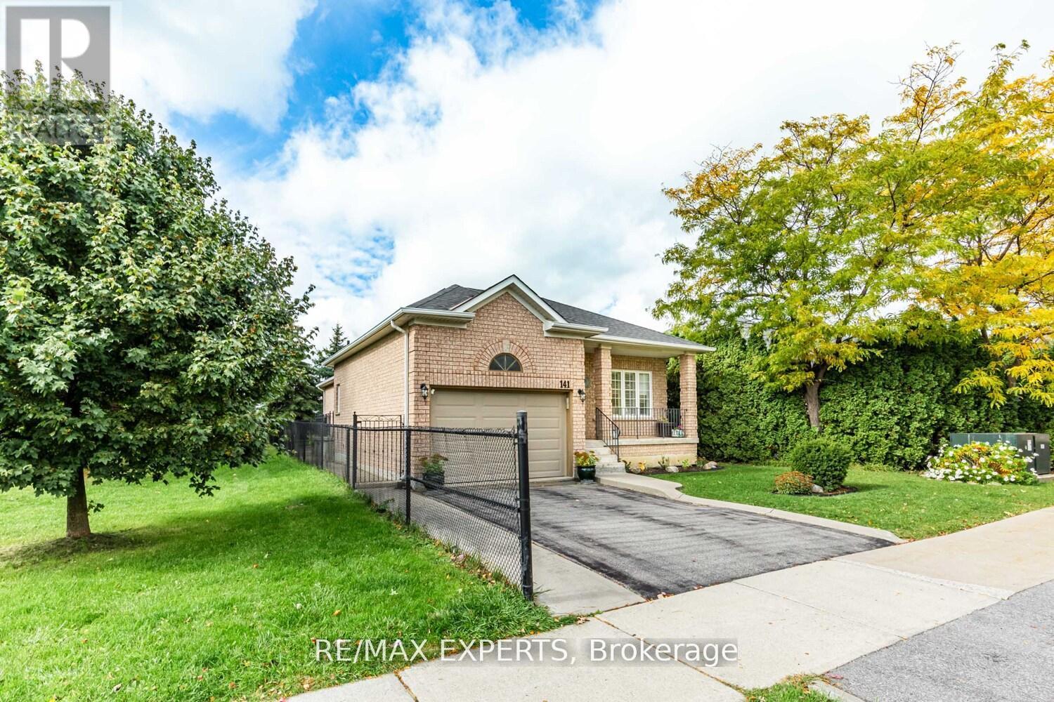 141 Michelle Drive, Vaughan, Ontario  L4L 9E1 - Photo 4 - N12582592
