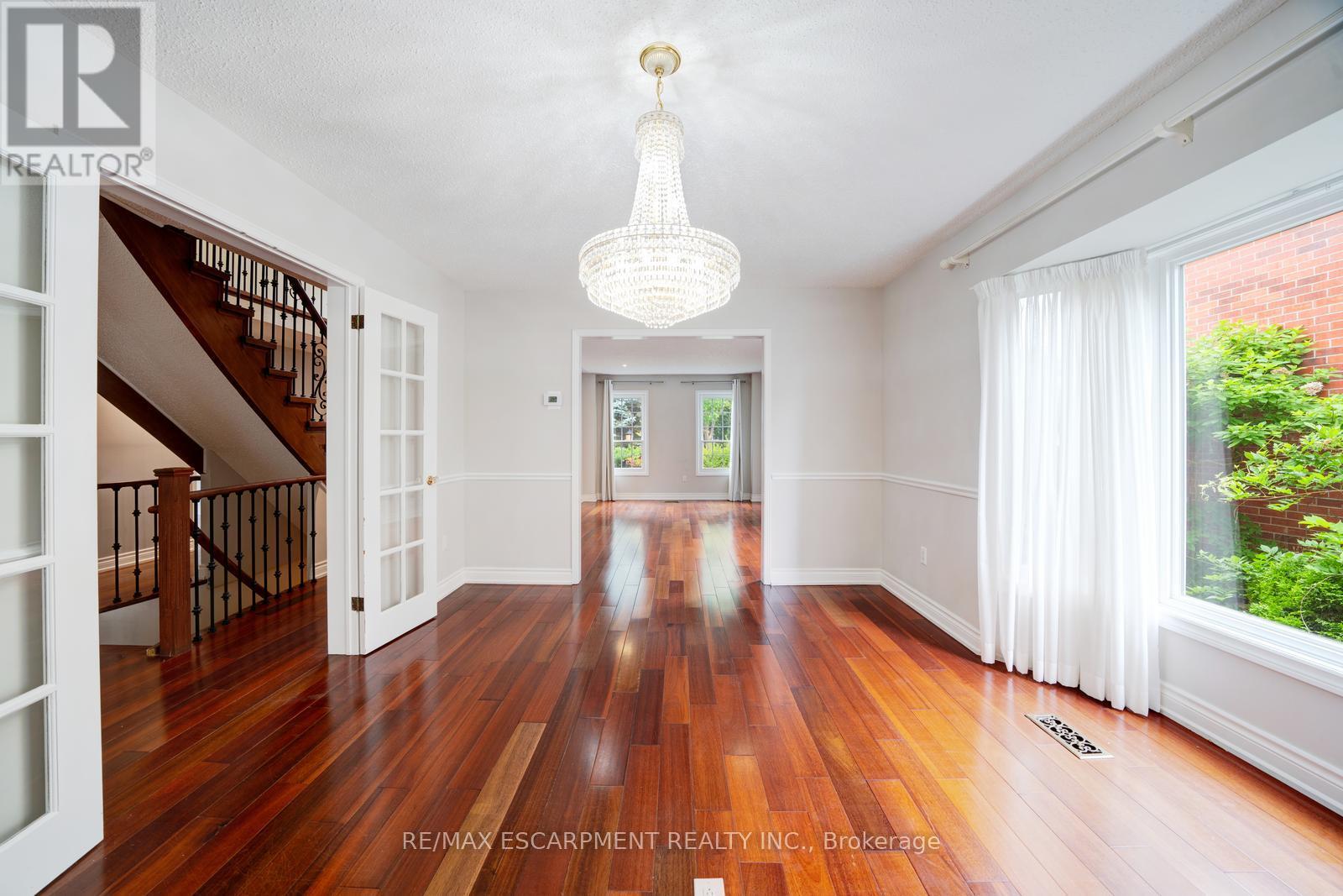 102 Crawford Rose Drive, Aurora, Ontario  L4G 4R9 - Photo 7 - N12582602