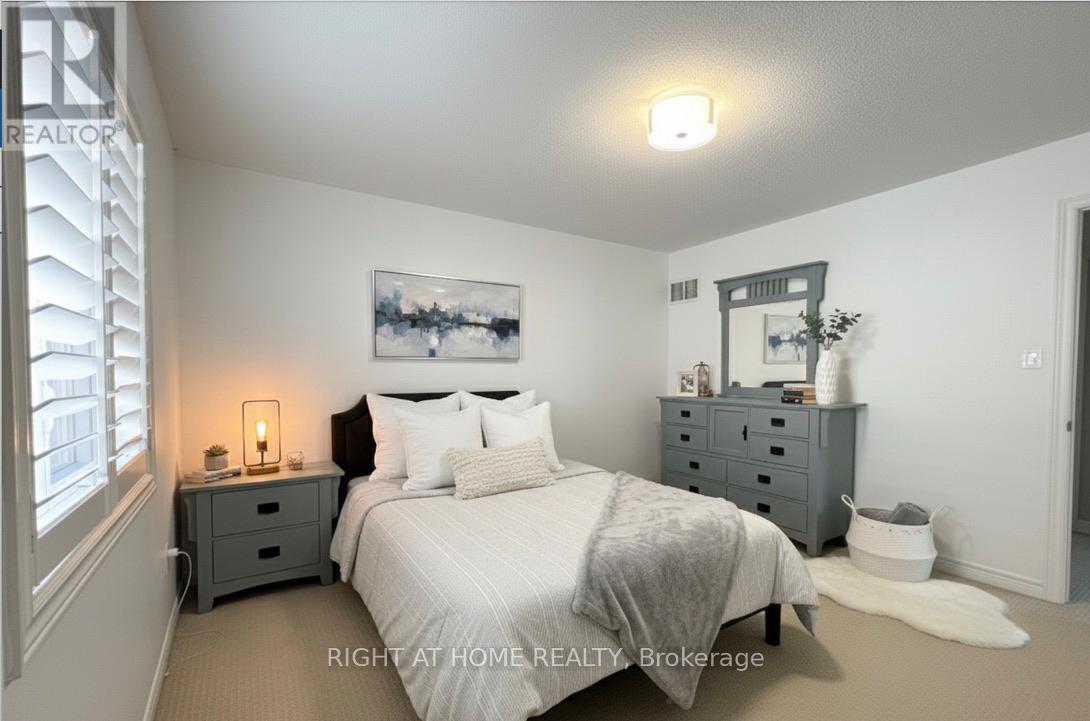 1209 Mctavish Drive, Newmarket, Ontario  L3X 0A9 - Photo 13 - N12582626