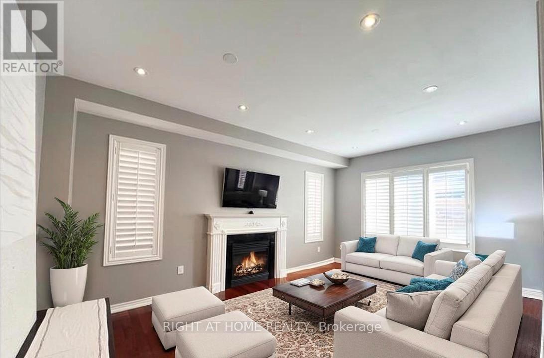 1209 Mctavish Drive, Newmarket, Ontario  L3X 0A9 - Photo 4 - N12582626