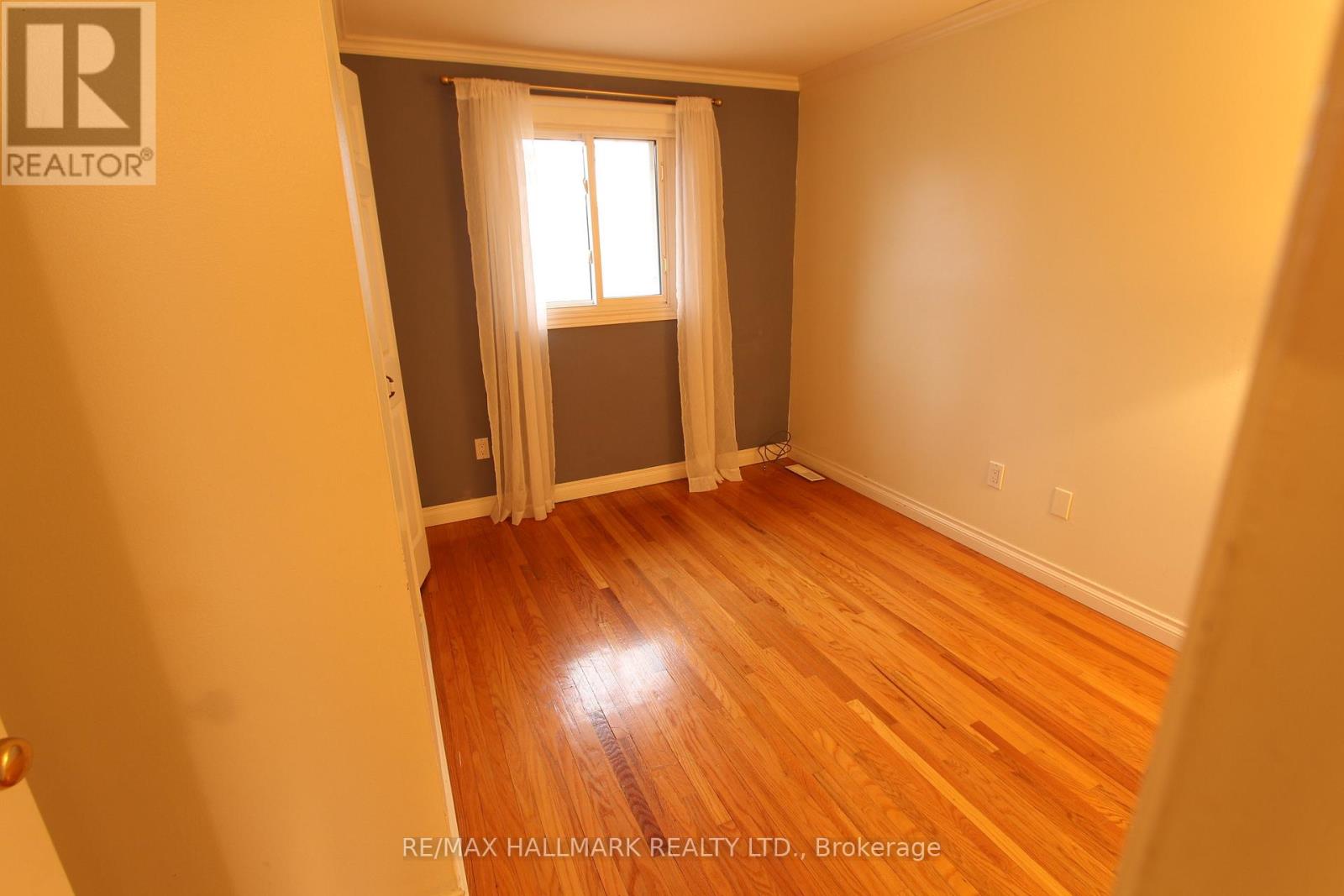 8 Meadowland Avenue, Barrie (Allandale Heights), Ontario  L4N 2Y4 - Photo 13 - S12582534