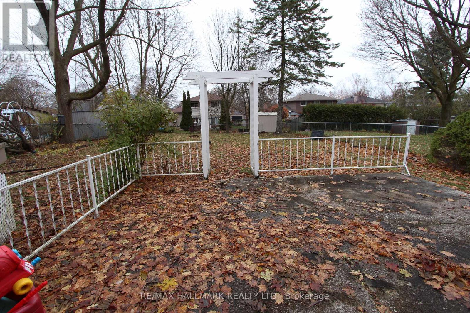 8 Meadowland Avenue, Barrie (Allandale Heights), Ontario  L4N 2Y4 - Photo 17 - S12582534