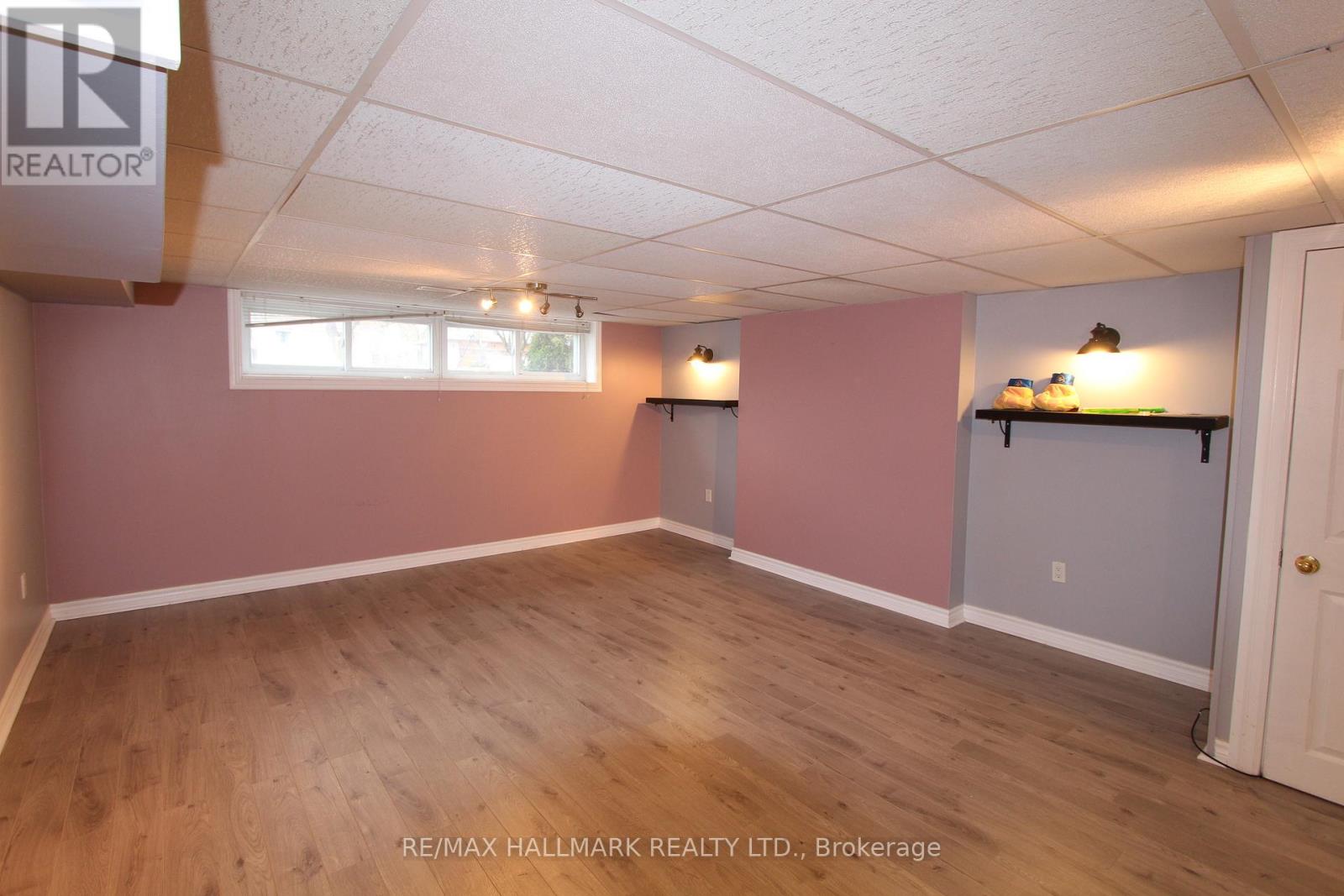 Lower - 8 Meadowland Avenue, Barrie, Ontario  L4N 2Y4 - Photo 2 - S12582542