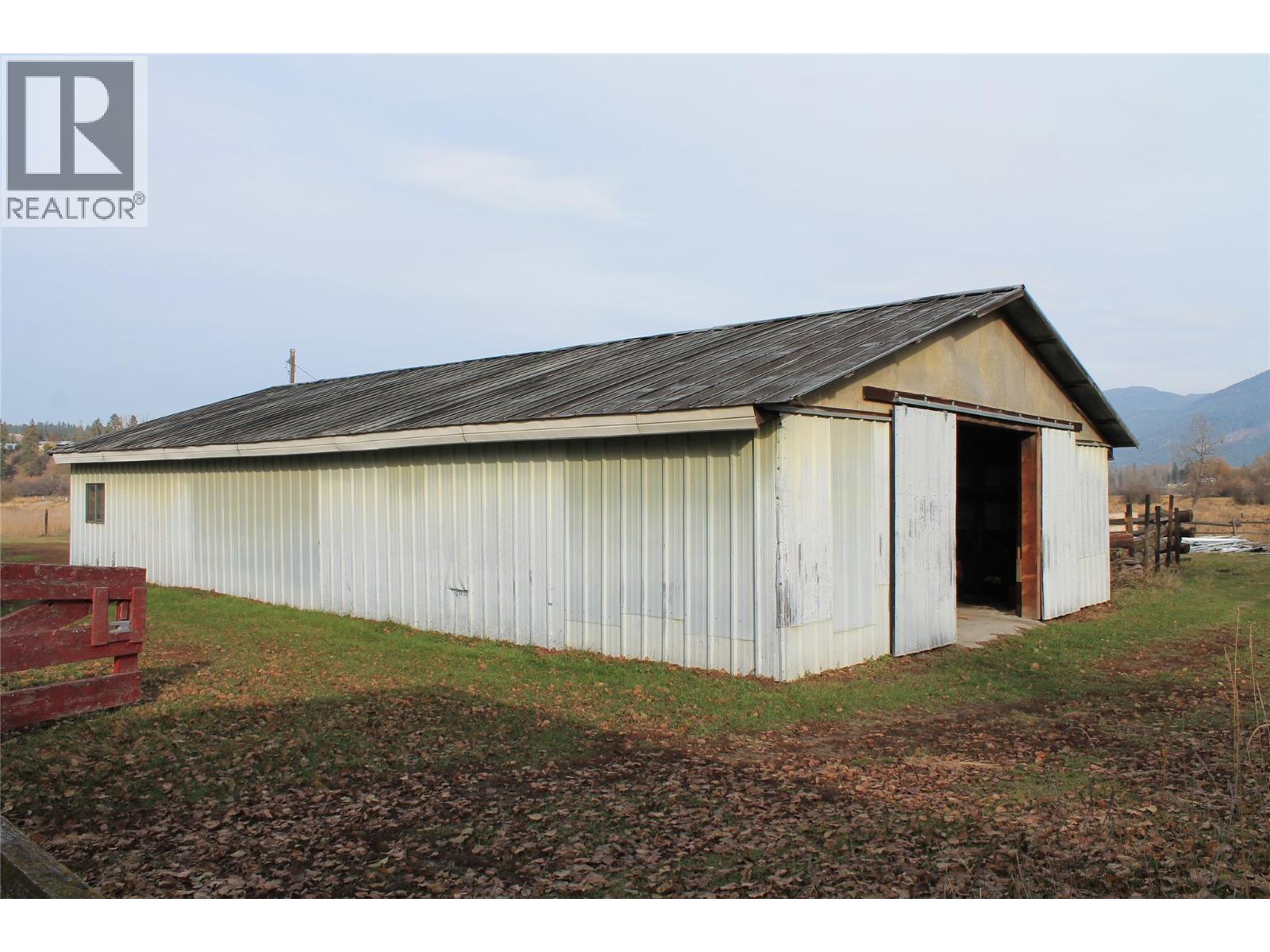 4201 97a Highway, Spallumcheen, British Columbia  V4Y 0S4 - Photo 12 - 10369630