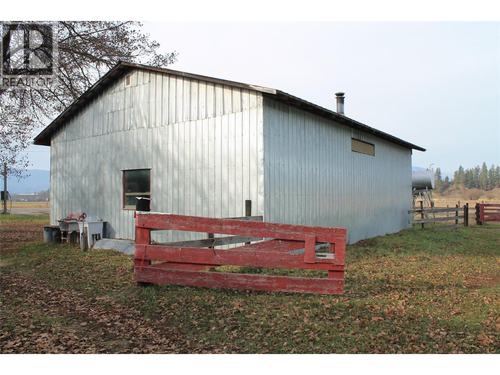 4201 97a Highway, Spallumcheen, British Columbia  V4Y 0S4 - Photo 13 - 10369630