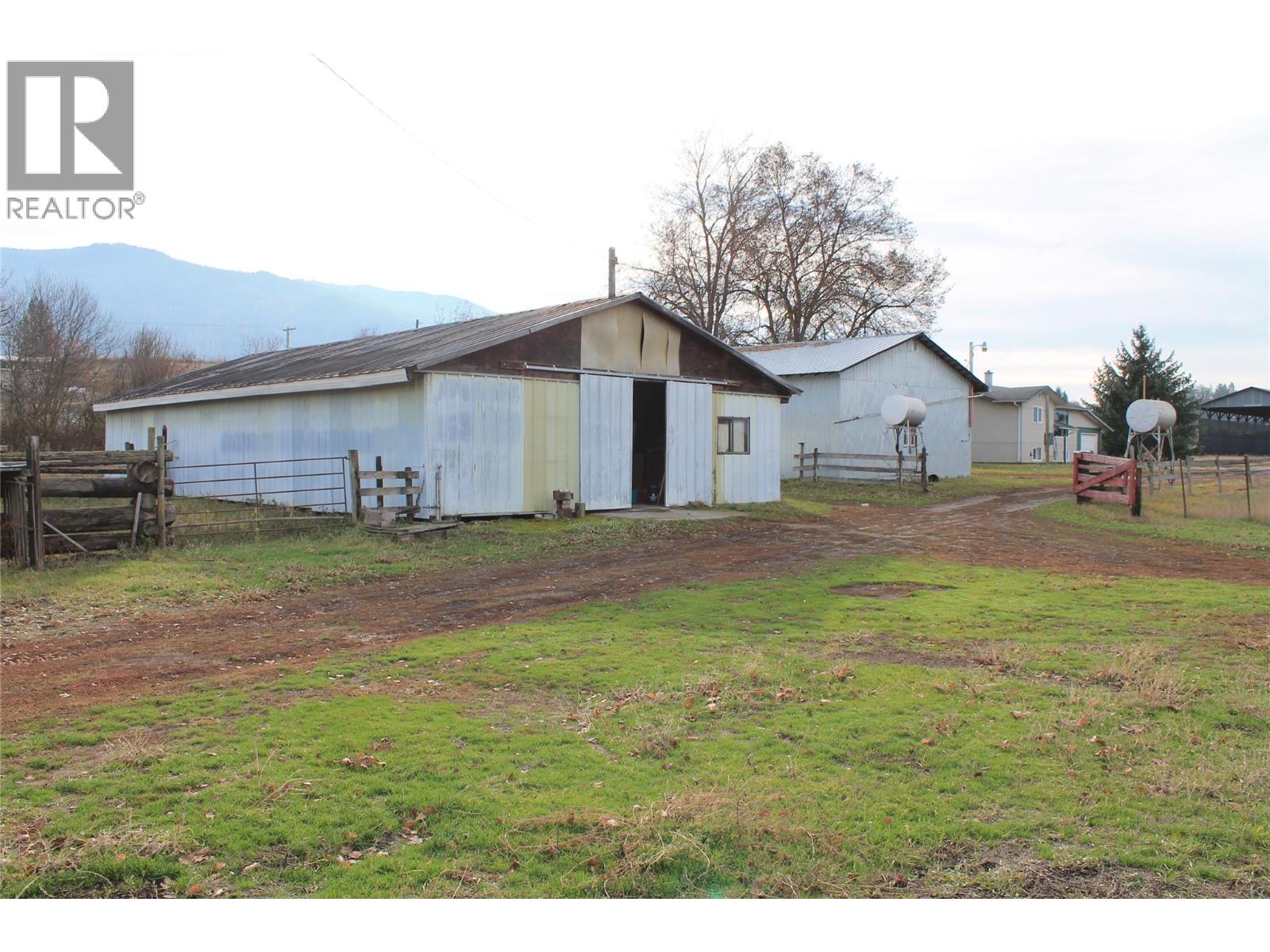 4201 97a Highway, Spallumcheen, British Columbia  V4Y 0S4 - Photo 15 - 10369630