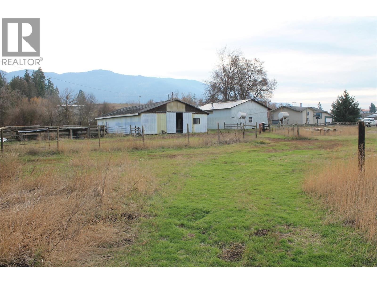 4201 97a Highway, Spallumcheen, British Columbia  V4Y 0S4 - Photo 19 - 10369630