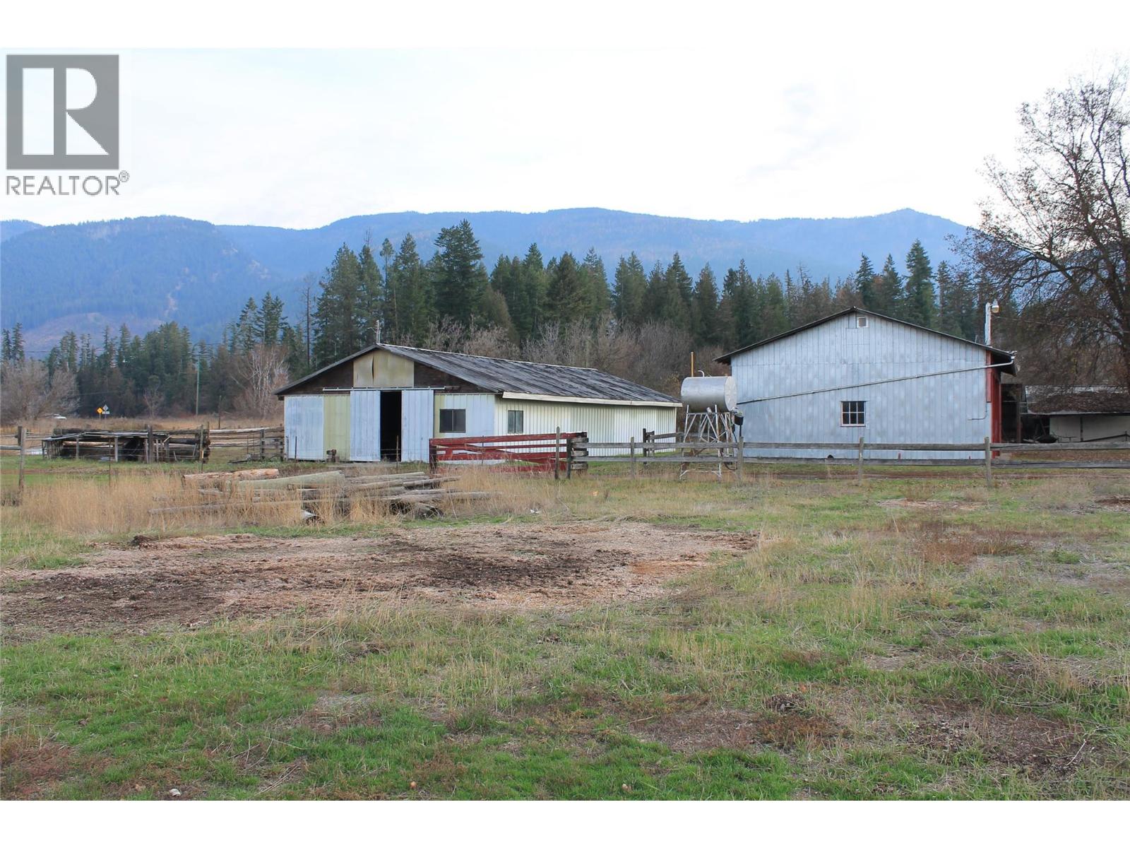 4201 97a Highway, Spallumcheen, British Columbia  V4Y 0S4 - Photo 21 - 10369630