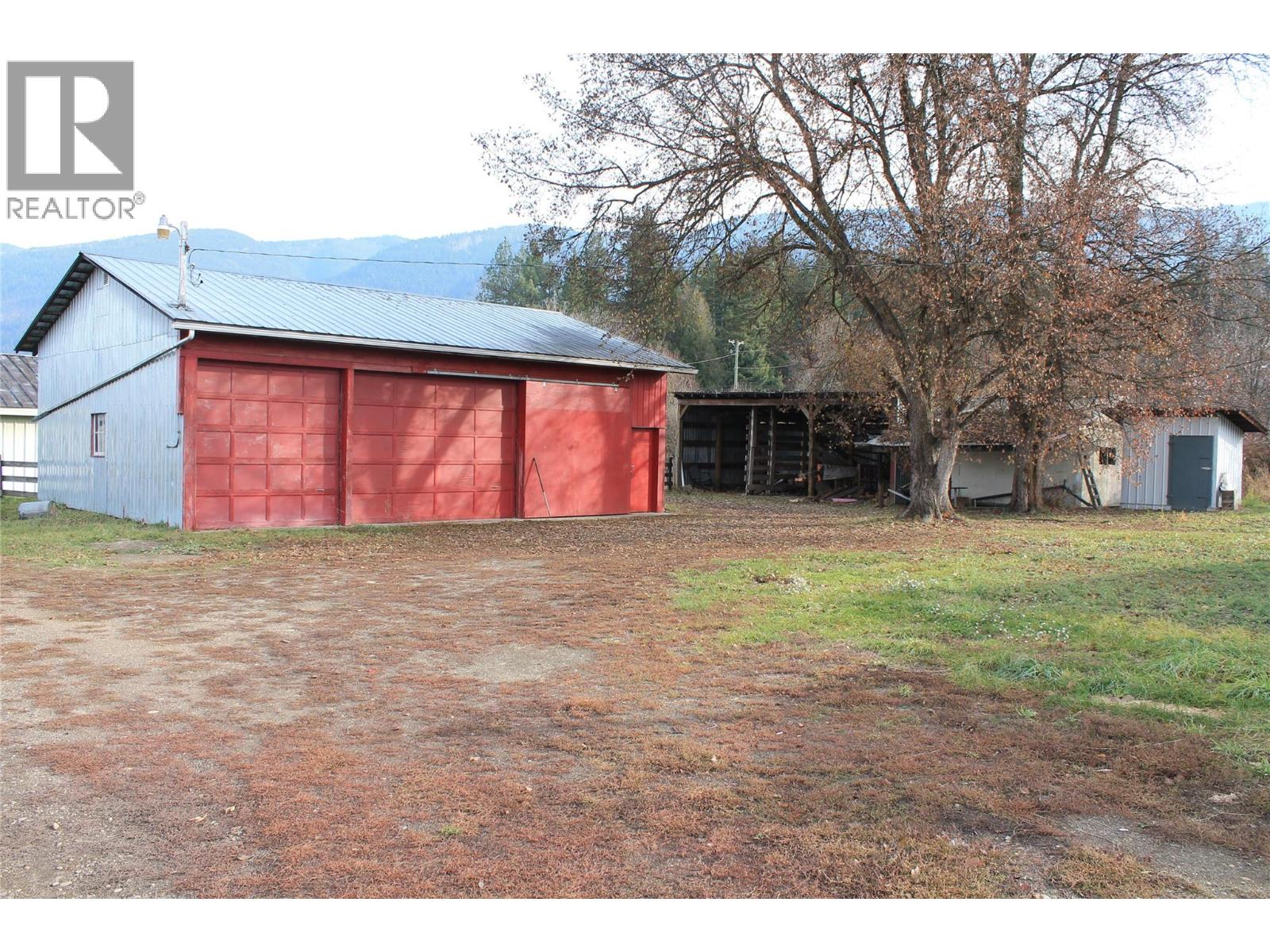 4201 97a Highway, Spallumcheen, British Columbia  V4Y 0S4 - Photo 3 - 10369630