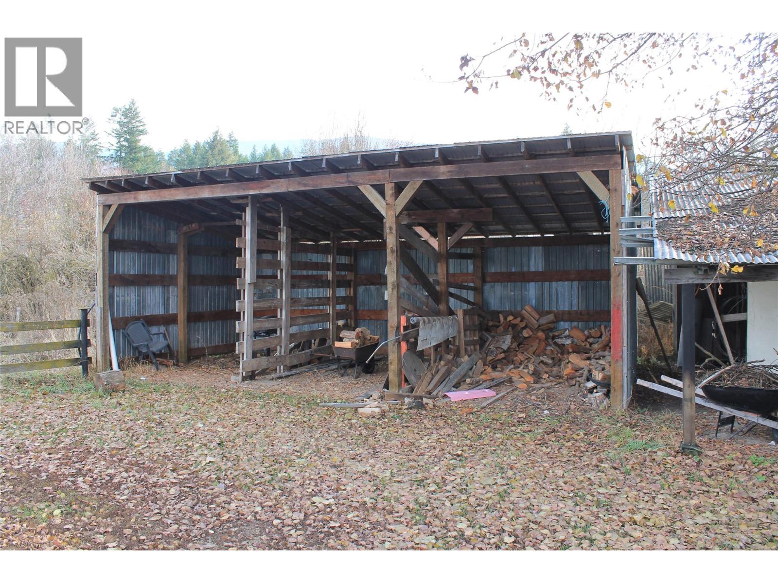 4201 97a Highway, Spallumcheen, British Columbia  V4Y 0S4 - Photo 9 - 10369630