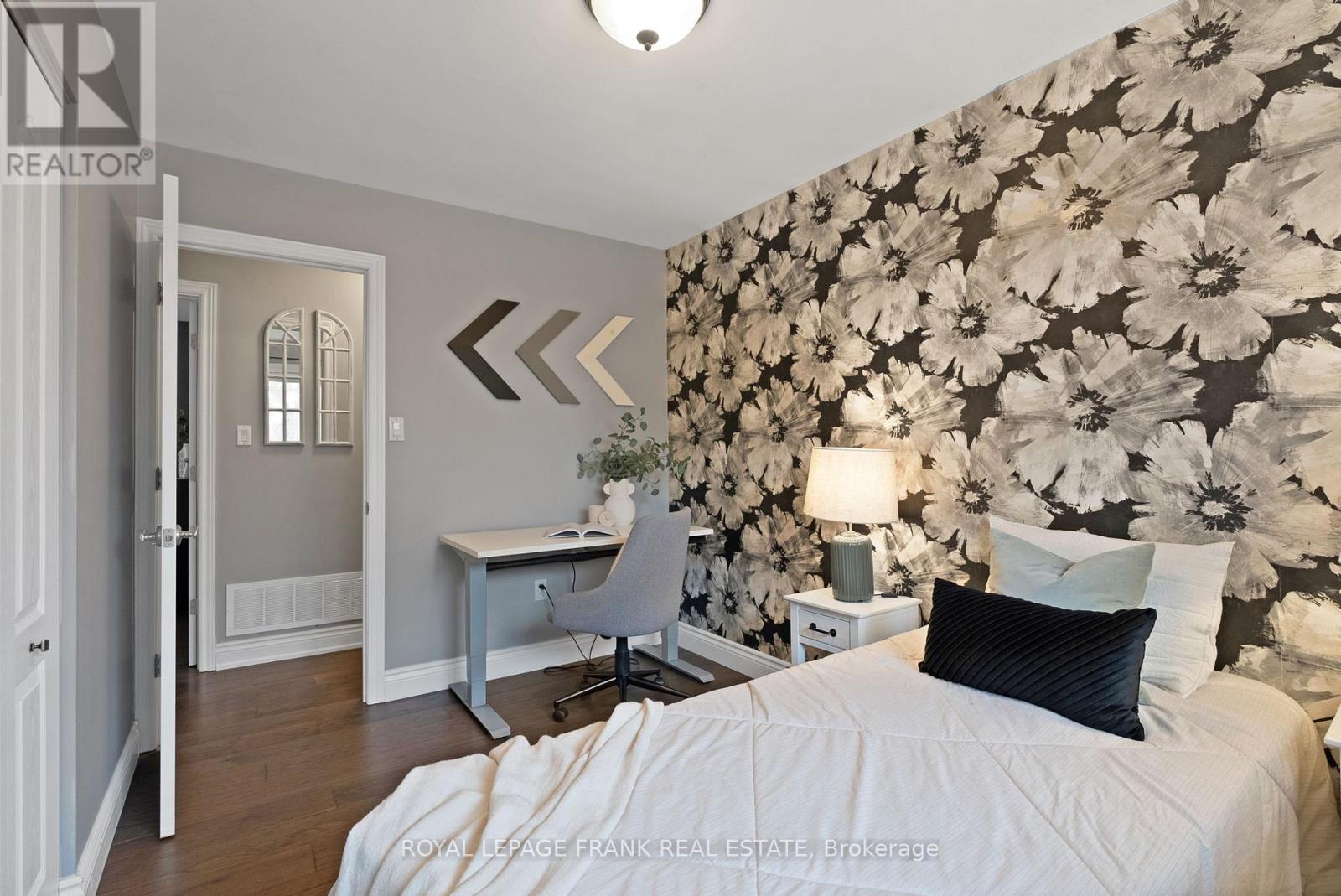 33 York Street, Georgina, Ontario L0C 1L0 - Photo 19 - N12582680