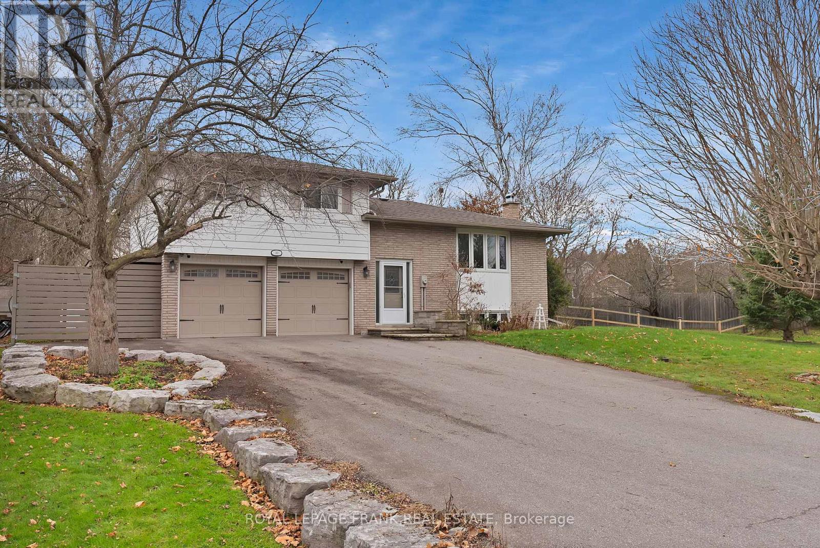 33 York Street, Georgina, Ontario L0C 1L0 - Photo 2 - N12582680