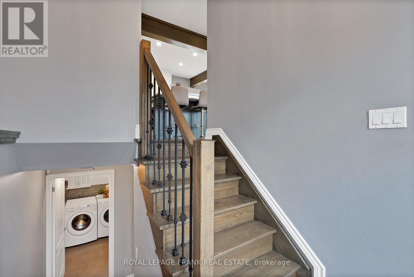 33 York Street, Georgina, Ontario L0C 1L0 - Photo 6 - N12582680